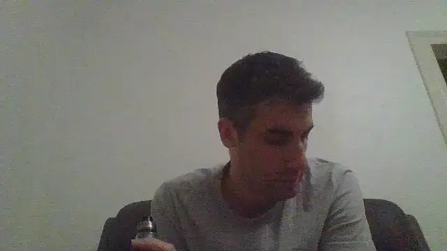 Snapshot of JulioIsHere4you chatting on November 13, 2025, 4:06 pm JulioIsHere4you online show from November 13, 2025, 4:06 pm