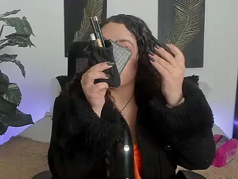 RubyStrong online show from November 13, 2025, 12:15 pm