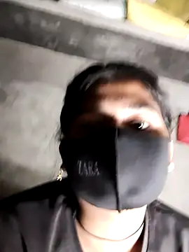 Snapshot of Janvi_Jaitly chatting on November 5, 2025, 6:19 pm Janvi Jaitly online show from November 5, 2025, 6:19 pm