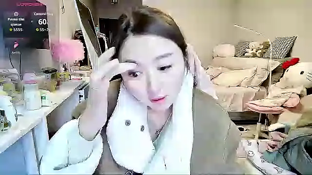 Diva VVN online show from October 22, 2025, 11:59 pm