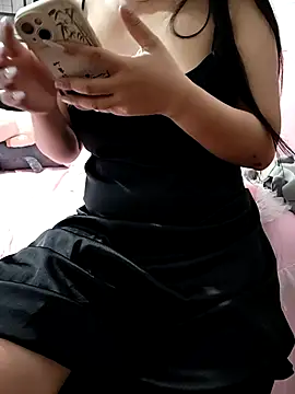 Snapshot of Yui-Linh chatting on October 16, 2025, 2:12 am Yui-Linh online show from October 16, 2025, 2:12 am