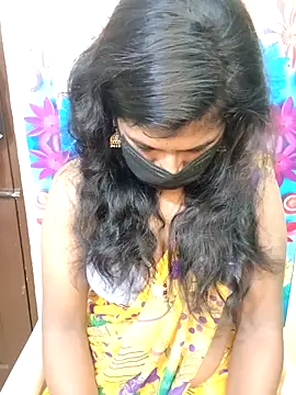 Snapshot of Divya_Spandhana_90 chatting on October 18, 2025, 5:35 pm Divya Spandhana 90 online show from October 18, 2025, 5:35 pm