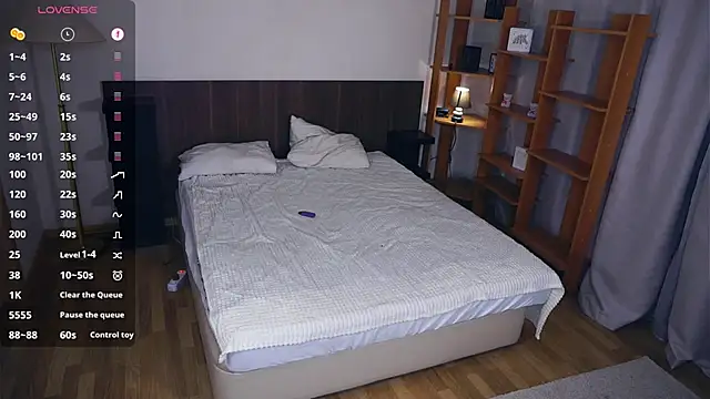 LenitaTumblin online show from November 28, 2025, 9:50 pm