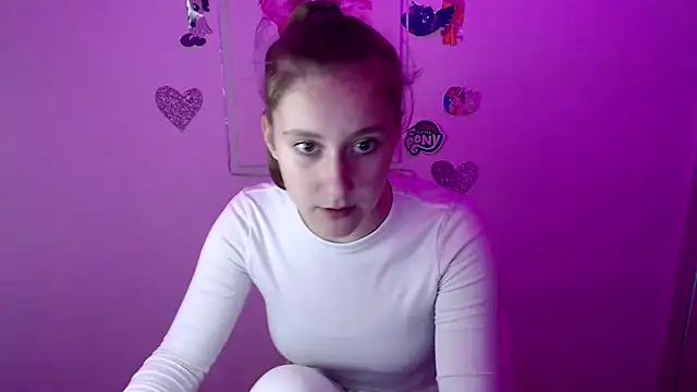 Snapshot of Milka_kamila chatting on September 19, 2025, 2:40 pm Milka kamila online show from September 19, 2025, 2:40 pm