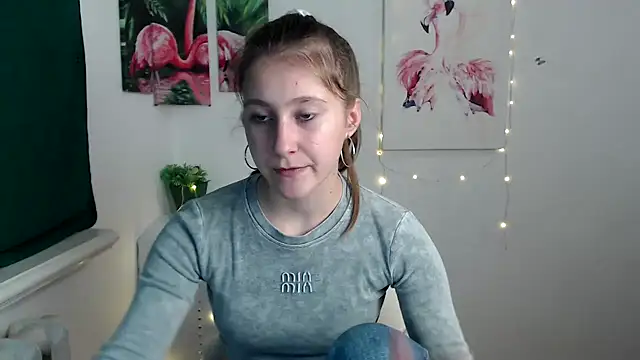 Snapshot of Milka_kamila chatting on October 7, 2025, 12:35 pm Milka kamila online show from October 7, 2025, 12:35 pm