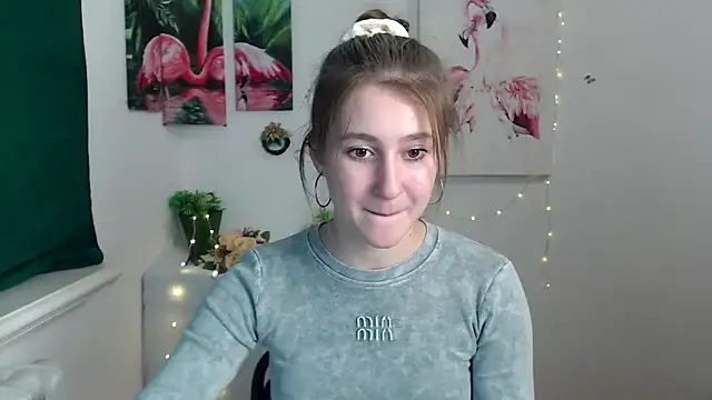 Snapshot of Milka_kamila chatting on October 13, 2025, 1:33 pm Milka kamila online show from October 13, 2025, 1:33 pm