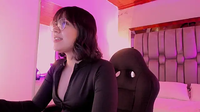 AnnaraLein online show from December 4, 2025, 12:42 am