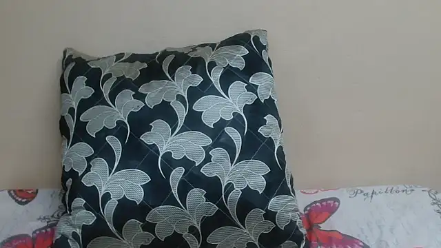 Snapshot of Treasurexmellom chatting on November 19, 2025, 2:11 am Treasurexmellom online show from November 19, 2025, 2:11 am