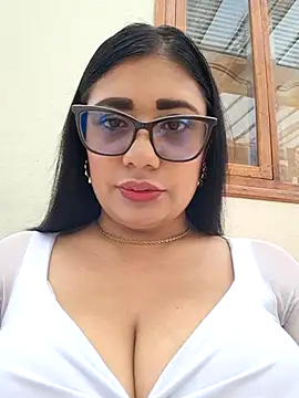 Snapshot of Monse--145 chatting on October 1, 2025, 2:01 pm Monse--145 online show from October 1, 2025, 2:01 pm