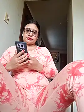 Snapshot of Monse--145 chatting on October 8, 2025, 12:47 pm Monse--145 online show from October 8, 2025, 12:47 pm