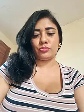 Snapshot of Monse--145 chatting on October 25, 2025, 8:36 pm Monse--145 online show from October 25, 2025, 8:36 pm