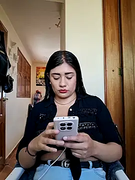 Snapshot of Monse--145 chatting on November 7, 2025, 2:50 pm Monse--145 online show from November 7, 2025, 2:50 pm