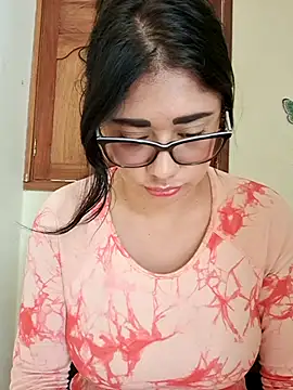 Snapshot of Monse--145 chatting on November 14, 2025, 5:44 pm Monse--145 online show from November 14, 2025, 5:44 pm