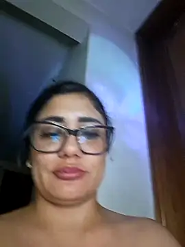 Snapshot of Monse--145 chatting on November 25, 2025, 3:39 am Monse--145 online show from November 25, 2025, 3:39 am