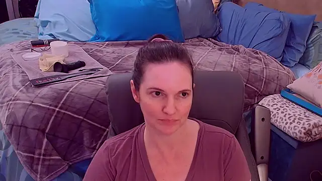 ninajaymes online show from November 6, 2025, 2:23 am