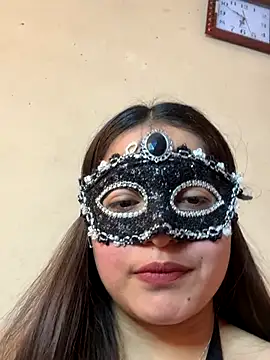 LiaDravenX online show from November 9, 2025, 3:32 pm