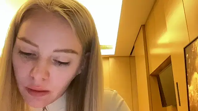 Nyssix online show from November 27, 2025, 6:10 pm