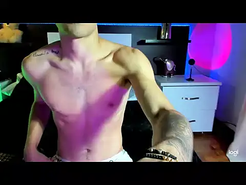 eriikjoness online show from November 12, 2025, 3:07 am