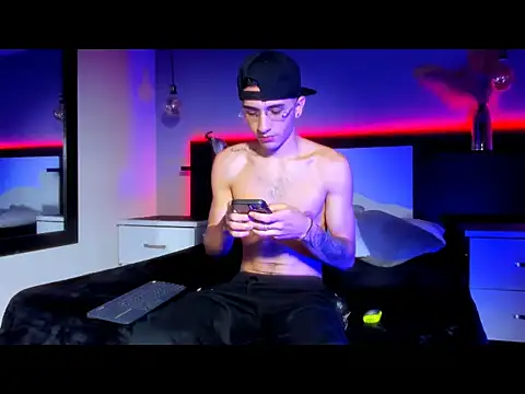 eriikjoness online show from December 4, 2025, 6:38 pm