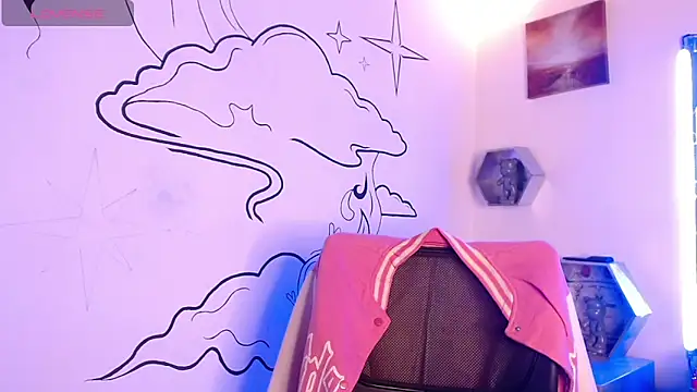 Trinity Knox online show from November 19, 2025, 3:34 pm