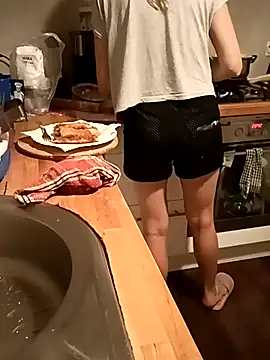 NiceBadgera online show from September 13, 2025, 6:40 pm