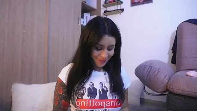 SophiieCumsx online show from December 18, 2025, 8:48 pm