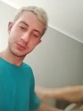 Snapshot of boytwink7 chatting on September 9, 2025, 10:37 am boytwink7 online show from September 9, 2025, 10:37 am