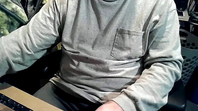 georgew62 online show from October 12, 2025, 1:04 am