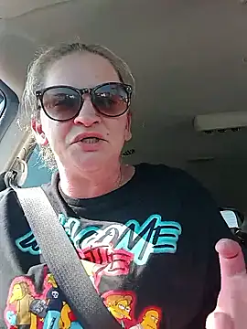 Snapshot of Goldenndoll chatting on November 17, 2025, 4:46 pm Goldenndoll online show from November 17, 2025, 4:46 pm