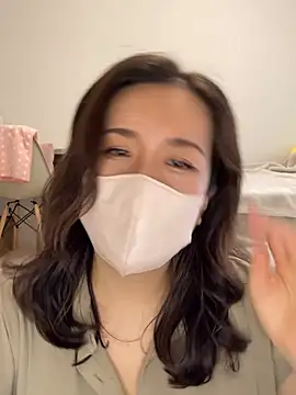 Snapshot of NATSUMI00 chatting on October 4, 2025, 5:27 am NATSUMI00 online show from October 4, 2025, 5:27 am