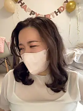 Snapshot of NATSUMI00 chatting on October 8, 2025, 5:05 am NATSUMI00 online show from October 8, 2025, 5:05 am