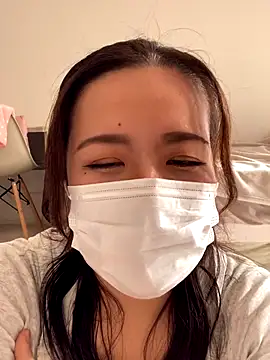 Snapshot of NATSUMI00 chatting on October 17, 2025, 5:43 am NATSUMI00 online show from October 17, 2025, 5:43 am