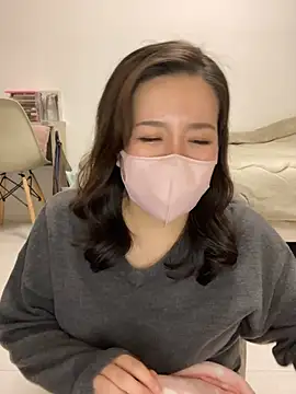 Snapshot of NATSUMI00 chatting on November 19, 2025, 3:45 pm NATSUMI00 online show from November 19, 2025, 3:45 pm