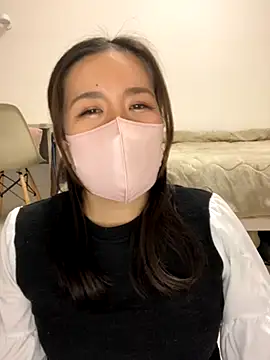 Snapshot of NATSUMI00 chatting on December 5, 2025, 3:30 pm NATSUMI00 online show from December 5, 2025, 3:30 pm