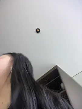 Snapshot of smgirls chatting on October 26, 2025, 10:43 am smgirls online show from October 26, 2025, 10:43 am