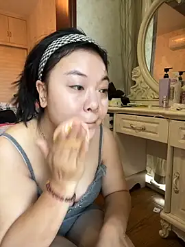 Snapshot of smgirls chatting on October 27, 2025, 9:35 am smgirls online show from October 27, 2025, 9:35 am