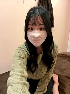 Snapshot of Ema-- chatting on November 13, 2025, 10:03 am Ema-- online show from November 13, 2025, 10:03 am