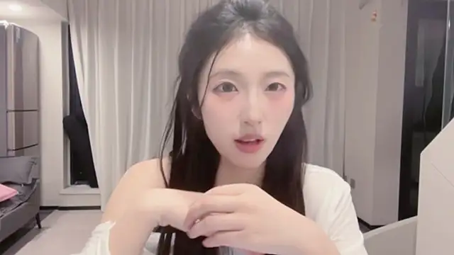 Snapshot of ZhaoZhao-ZM chatting on November 20, 2025, 1:55 pm ZhaoZhao-ZM online show from November 20, 2025, 1:55 pm