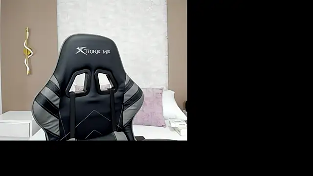 Snapshot of alanapark07 chatting on September 16, 2025, 12:17 pm alanapark07 online show from September 16, 2025, 12:17 pm