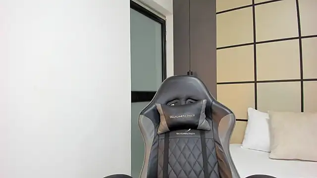 Snapshot of alanapark07 chatting on October 8, 2025, 12:14 pm alanapark07 online show from October 8, 2025, 12:14 pm