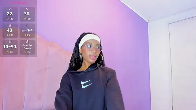 Snapshot of MarianRosse chatting on October 3, 2025, 9:01 pm MarianRosse online show from October 3, 2025, 9:01 pm