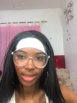 Snapshot of MarianRosse chatting on November 8, 2025, 8:36 am MarianRosse online show from November 8, 2025, 8:36 am