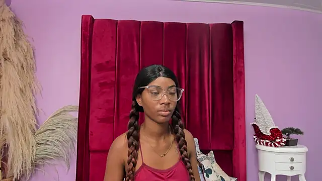 Snapshot of MarianRosse chatting on December 3, 2025, 8:07 pm MarianRosse online show from December 3, 2025, 8:07 pm