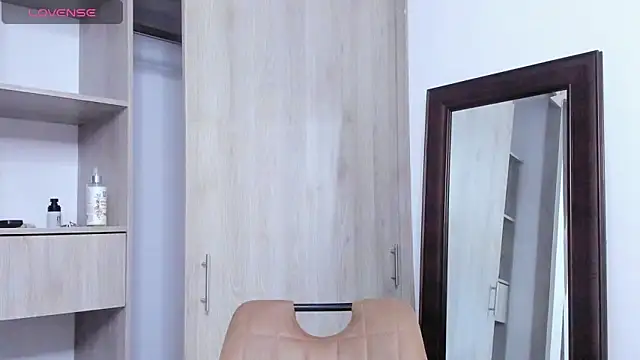 KingLevi01 online show from November 14, 2025, 1:15 am