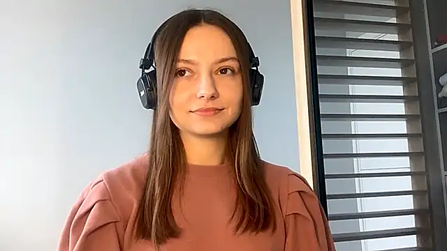 Snapshot of SoulHiperAgne_ chatting on September 19, 2025, 6:26 am SoulHiperAgne online show from September 19, 2025, 6:26 am