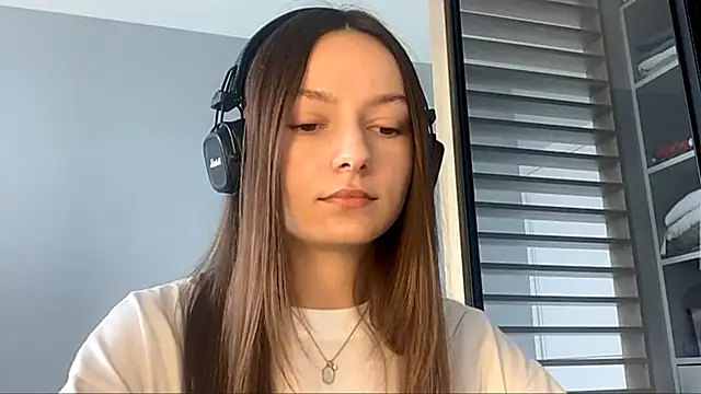 Snapshot of SoulHiperAgne_ chatting on September 20, 2025, 7:42 am SoulHiperAgne online show from September 20, 2025, 7:42 am