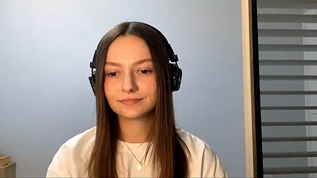 Snapshot of SoulHiperAgne_ chatting on September 27, 2025, 3:39 pm SoulHiperAgne online show from September 27, 2025, 3:39 pm