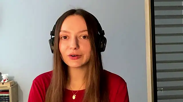 Snapshot of SoulHiperAgne_ chatting on October 8, 2025, 1:09 pm SoulHiperAgne online show from October 8, 2025, 1:09 pm