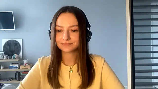 Snapshot of SoulHiperAgne_ chatting on October 16, 2025, 11:55 am SoulHiperAgne online show from October 16, 2025, 11:55 am