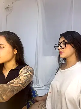 Sweet and Rous0 online show from November 3, 2025, 3:30 am